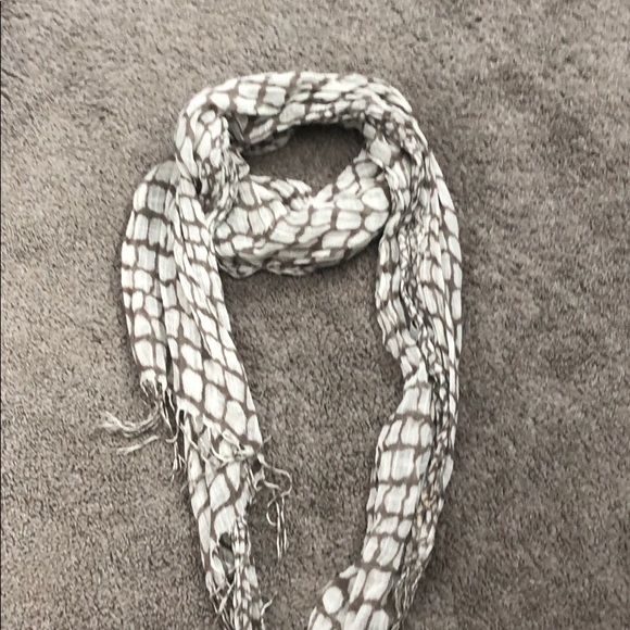 Accessories - Brown and white animal print scarf
